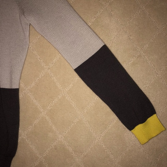 Colorblock Sweater - Picture 4 of 5